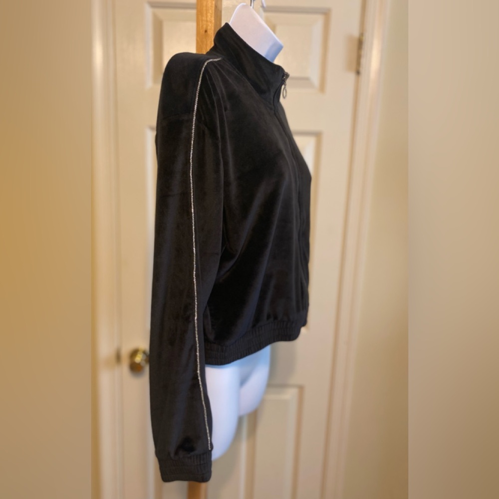 NWOT VICTORIA’S SECRET Women's Black Velvet Zip-Up Jacket, Size: M - Picture 4 of 11